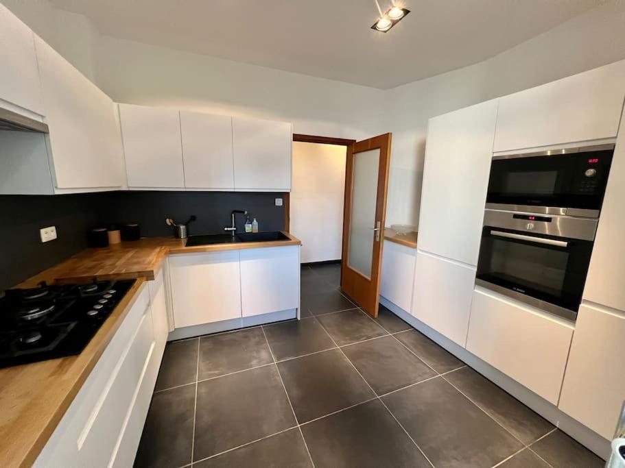 Bellevue - Grand Appartement Pour 5 Sur Les Quais De La Meuse Λιέγη Εξωτερικό φωτογραφία