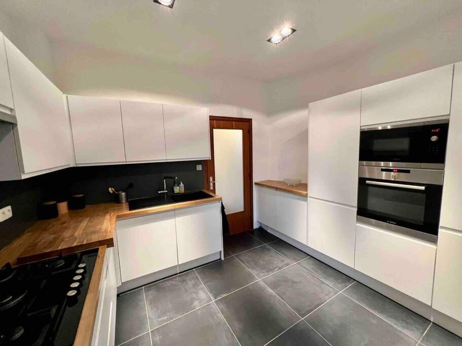 Bellevue - Grand Appartement Pour 5 Sur Les Quais De La Meuse Λιέγη Εξωτερικό φωτογραφία